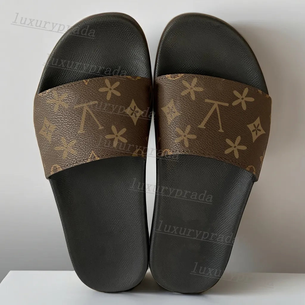 Sandálias de desenhista Mule Waterfront Slipper Homens Mulheres Slide Sandálias Praia Chinelos Verão Largo Plano Escorregadio Grosso Moda Chinelo de Borracha Homens Flip Flops Sapatos Pretos