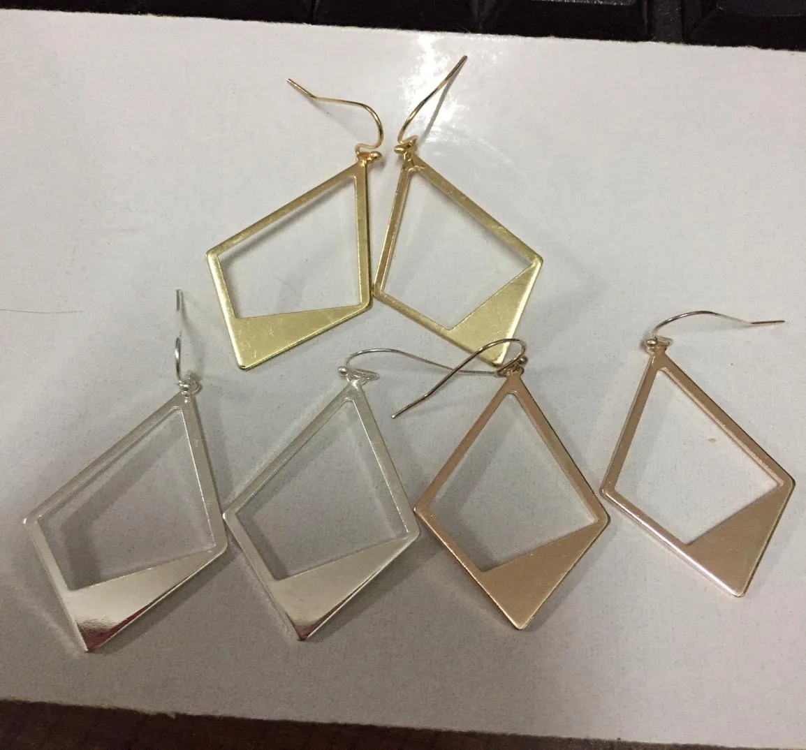 Mode Hollow Rhombus Shape Copper Geometric Drop örhängen för kvinnor unika polerade metalluttalande örhängen 2019 vår sommar 4561878