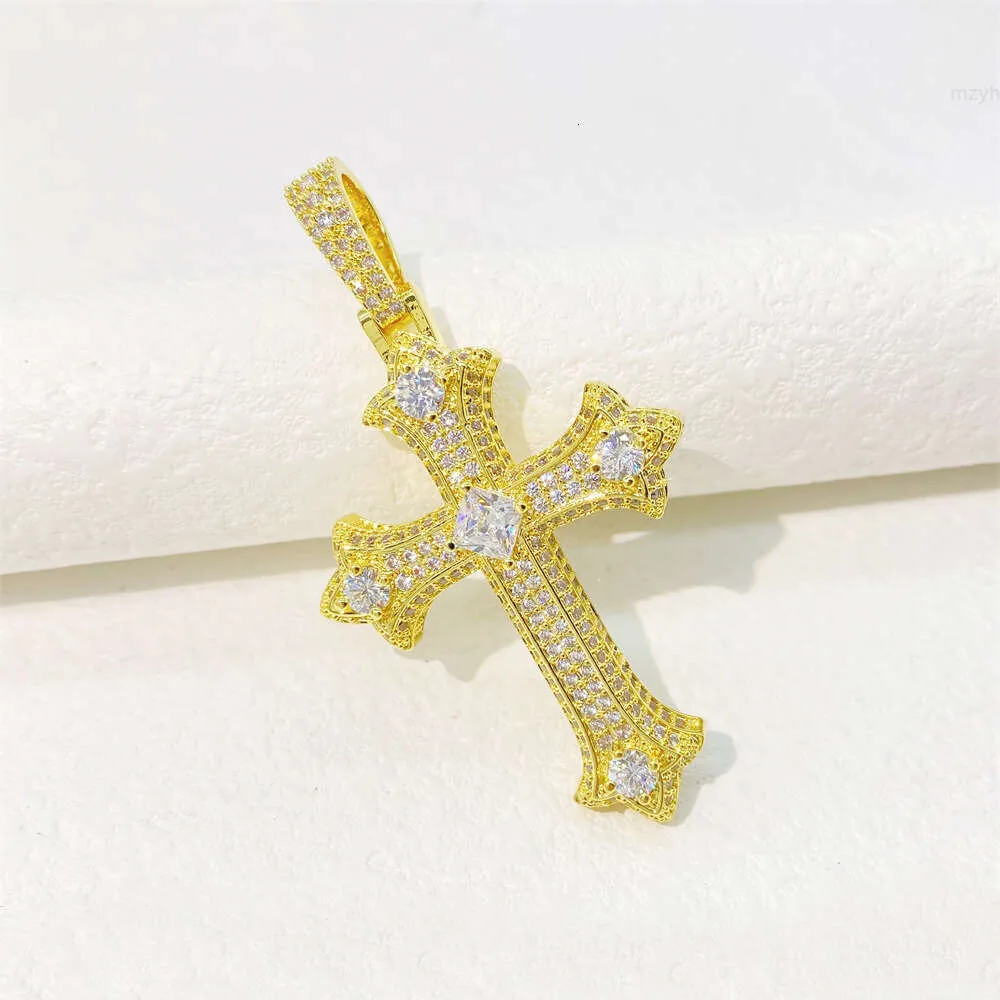 Real U Hip Hop Jewelry Iced Out VVS Moissanite Diamond Cross Pendant Halsband för män 925 Sterling Silver Neckor