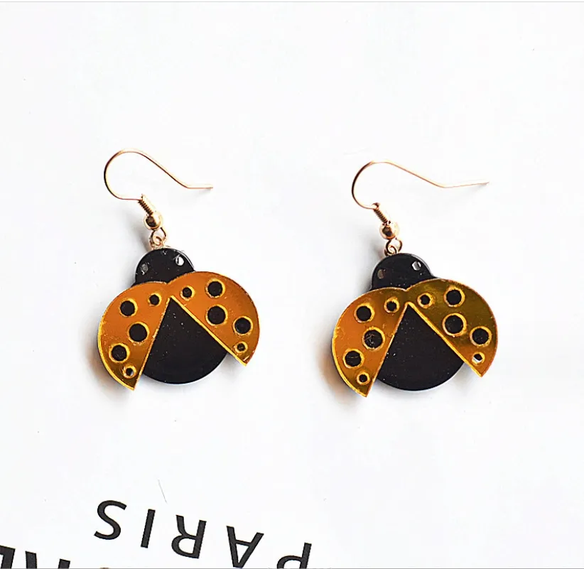 Orecchini a forma di coccinella a forma di insetti con perno con gancio ad anello Cz micro pavimentato risultati di orecchini di gioielli da donna fai da te