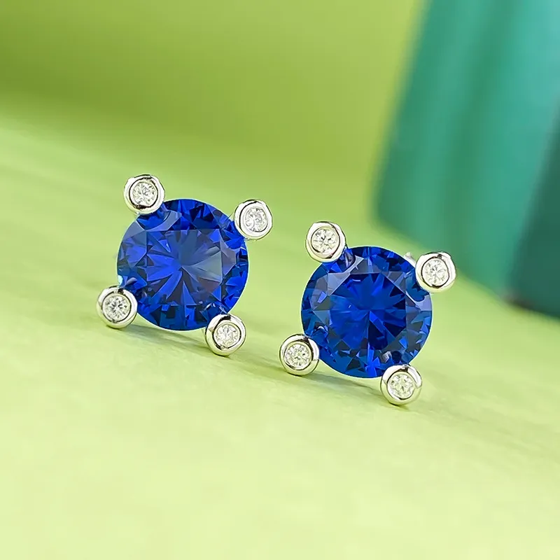 1CT Choucong Marka Saplama Küpe Lüks Takı Gerçek 100% 925 STERLING Gümüş Yuvarlak Kesim Emerald Moissanit Elmas Taş Taşları Safir Partisi Kadın Küpe Hediyesi