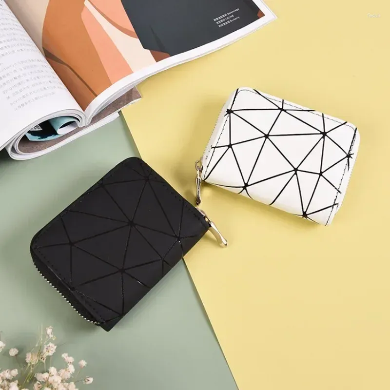 Carteiras simples preto e branco ins vento curto feminino bolsa zíper saco grande capacidade rhombic multi-card pacote de cartão de telefone móvel