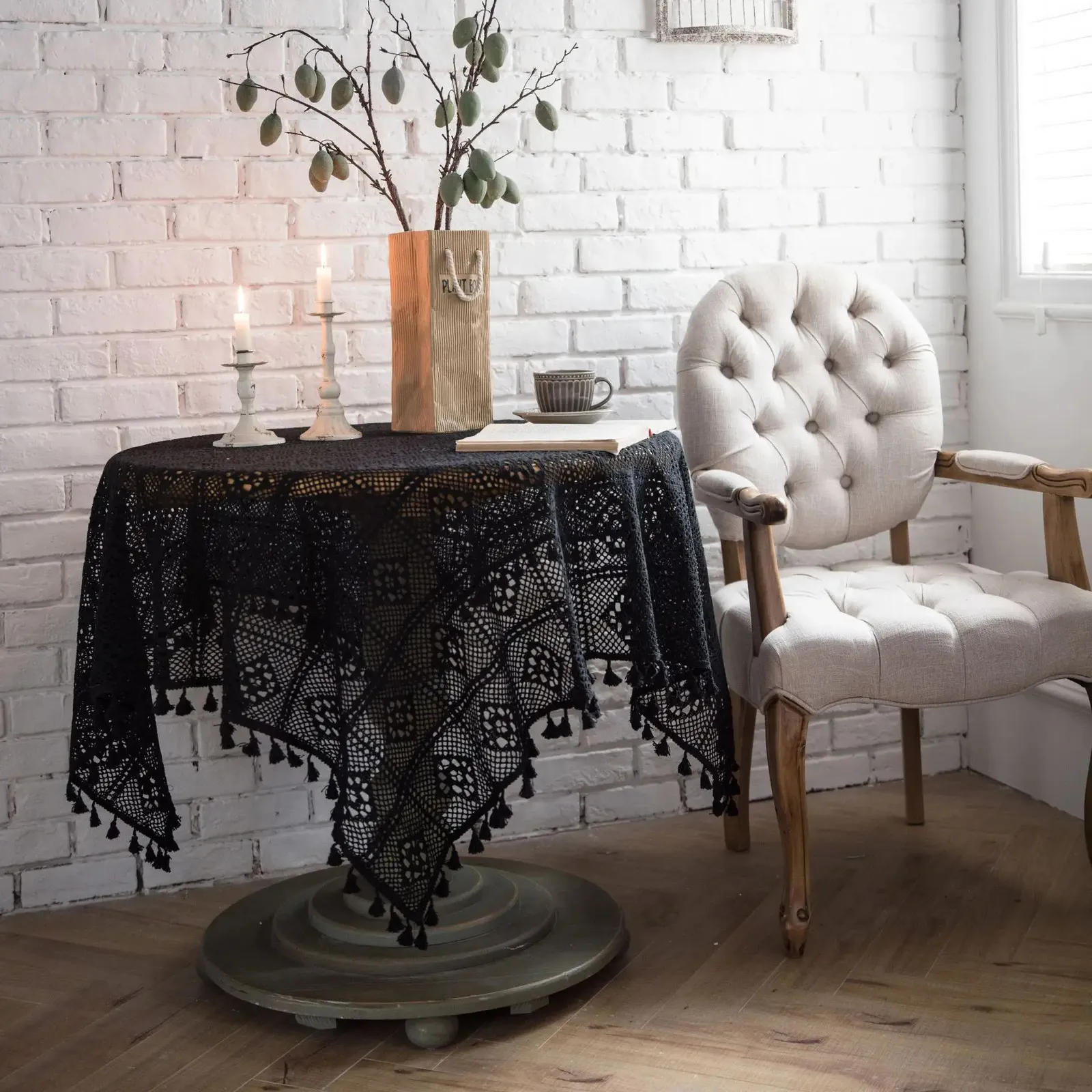 Bordslöpare White Black Lace TablecoLT CROCHET LINEN RUND Rektangelomslag för kök Placemats Dinner Wedding Party Decoration 231202