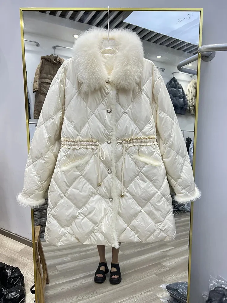 Gilets pour femmes Lagabogy 2023 véritable col de fourrure hiver femmes manteaux bouffants femme lâche 90 blanc canard vers le bas vestes dames chaudes longues Parkas 231202