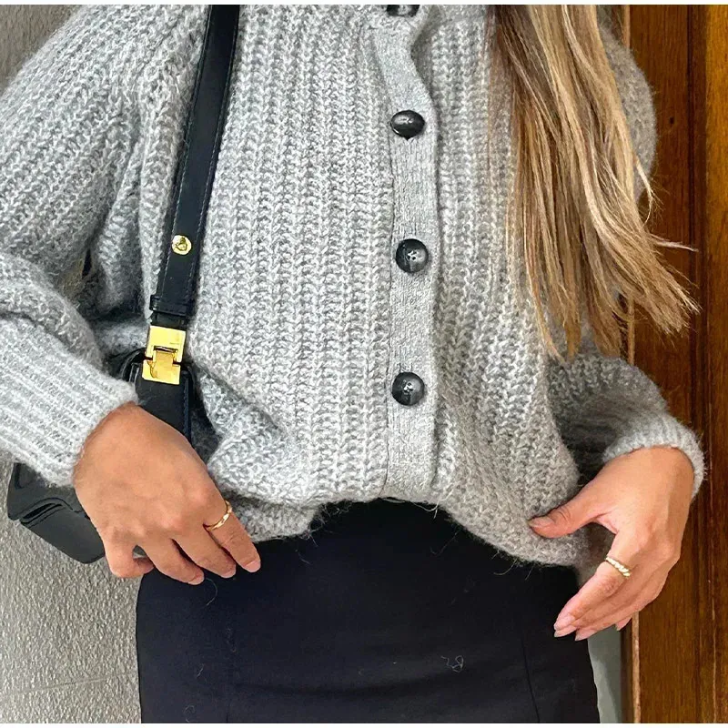 Pulls pour femmes Cardigan en tricot ample décontracté pour femmes Automne Hiver Pull à manches longues à simple boutonnage à col rond_voghion.com
