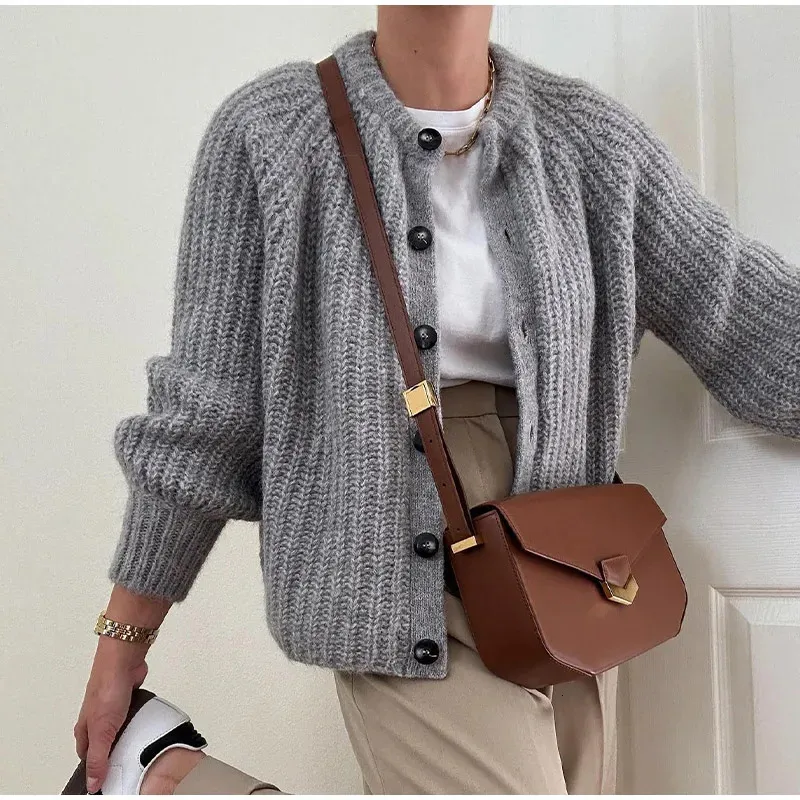 Pulls pour femmes Cardigan en tricot ample décontracté pour femmes Automne Hiver Pull à manches longues à simple boutonnage à col rond_voghion.com
