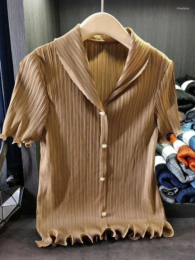 Blusas femininas miyake original verão plissado moda terno colar de madeira orelha de manga curta camisa fina tops jaqueta feminina plus size