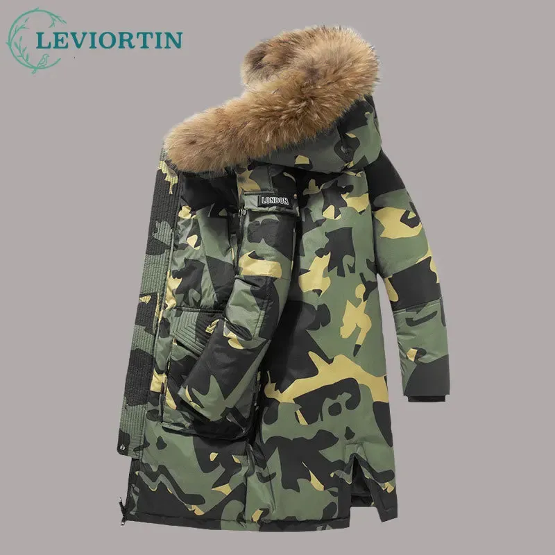 Piumini lunghi con cappuccio in pelle sintetica da uomo Moda invernale Spessa e calda Parka Cappotti Collo in pelliccia Giacca a vento mimetica Giacca in anatra bianca 231202