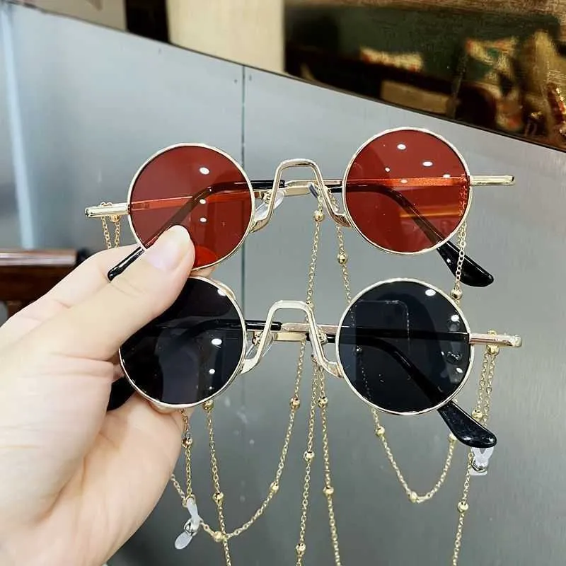 Retro-Sonnenbrillen-Modenschau mit Kette, weibliche Dekoration, Fotoaufnahme, Rundrahmen-Brille, Leistung, männlicher Sonnenbrillen-Trend