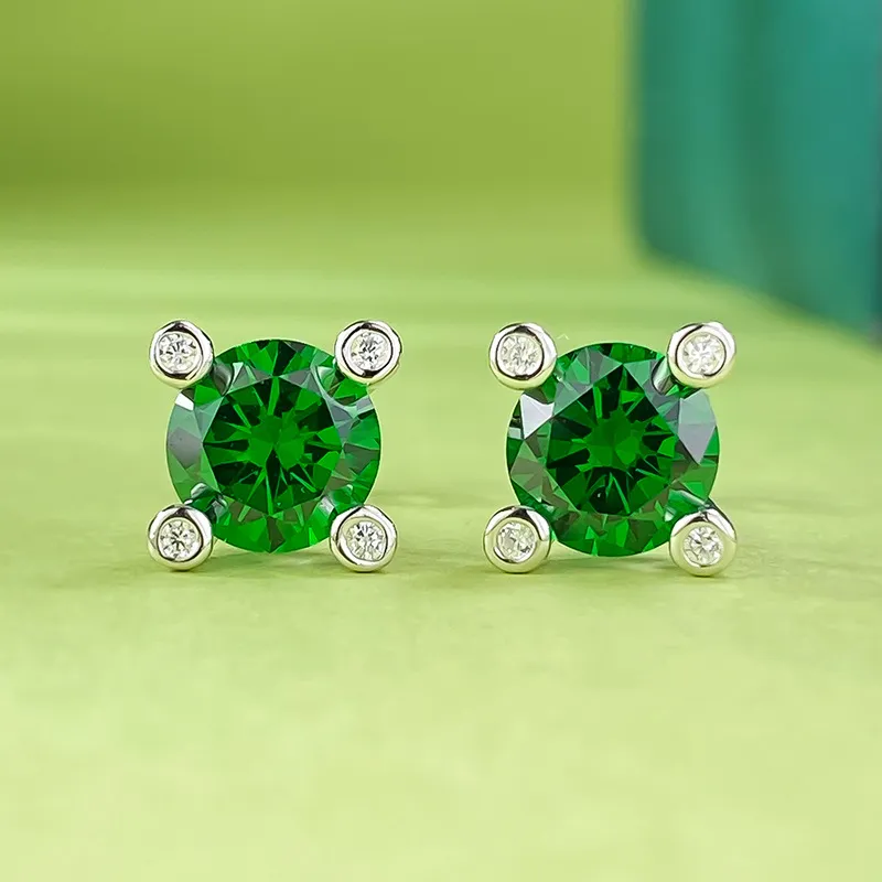 1CT Choucong Marka Saplama Küpe Lüks Takı Gerçek 100% 925 STERLING Gümüş Yuvarlak Kesim Emerald Moissanit Elmas Taş Taşları Safir Partisi Kadın Küpe Hediyesi