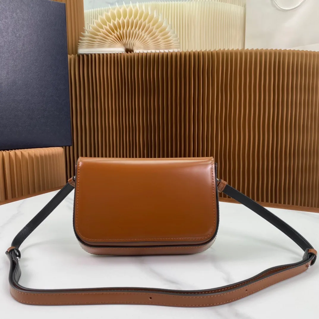 2023 Nova bolsa crossbody feminina de alta qualidade personalizada bolsa de ombro de couro brilhante bolsa para celular minimalista e elegante alça de ombro removível 2VD061