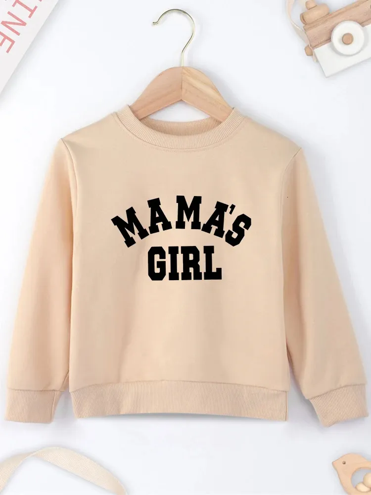 Hoodies tröjor khaki barn tröjor bekväma högkvalitativa fyra säsonger dropship o nack baby kläder mamas tjej bokstäver barn tröja lösa toppar 231201