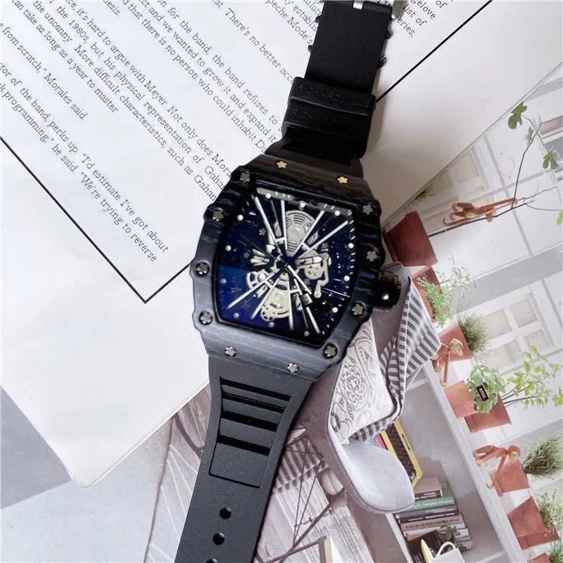 Oryginalny zegarek Richardmill Watch w kształcie lufy drewnianej Siatka Czerwona modna wodoodporna kwarcowa zegarek z wysokiej jakości i spersonalizowanym stylem WG8V