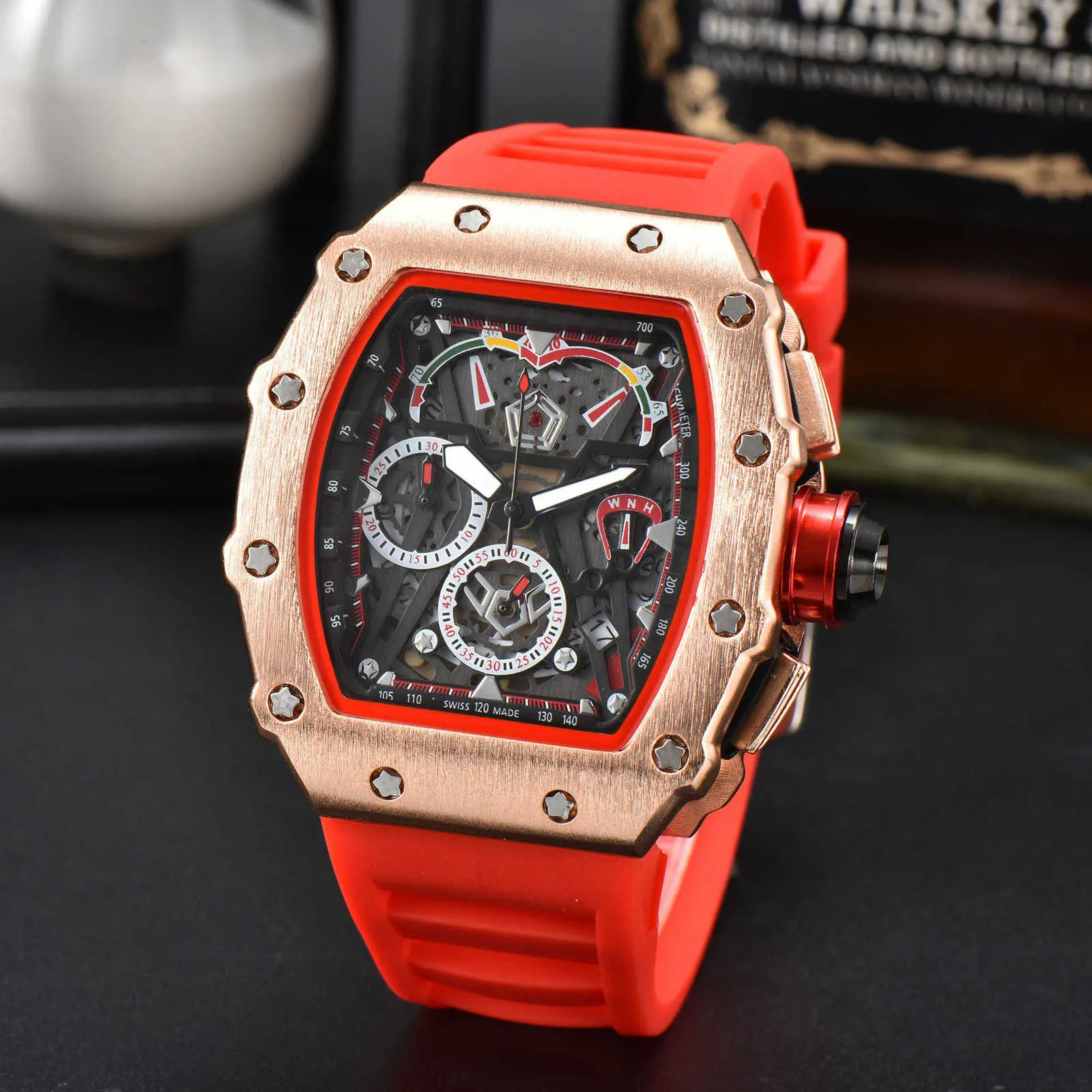 Watch without second clearance needle