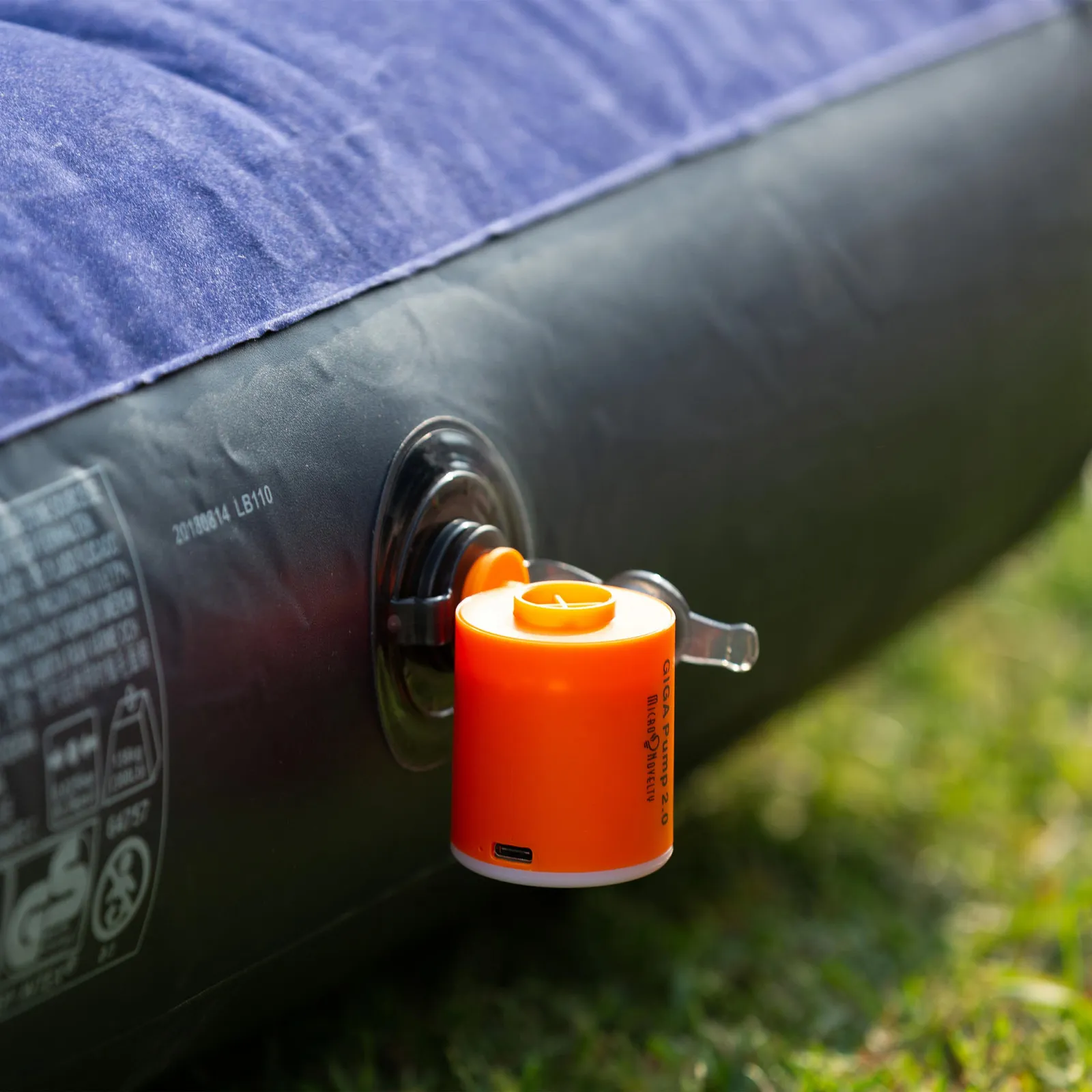 NIGHTEEN Mini Electric Air Pump For Inflatables Mattress, Portable USB Rechargeable Quickly Inflate Deflate Airbeds Pool Floats Swimming Ring Vacuum Stora