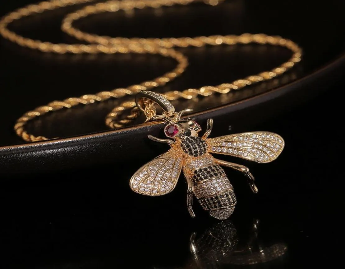 New Designed Bee Pendant Necklace Luxurious Micro Inlays Diamonds