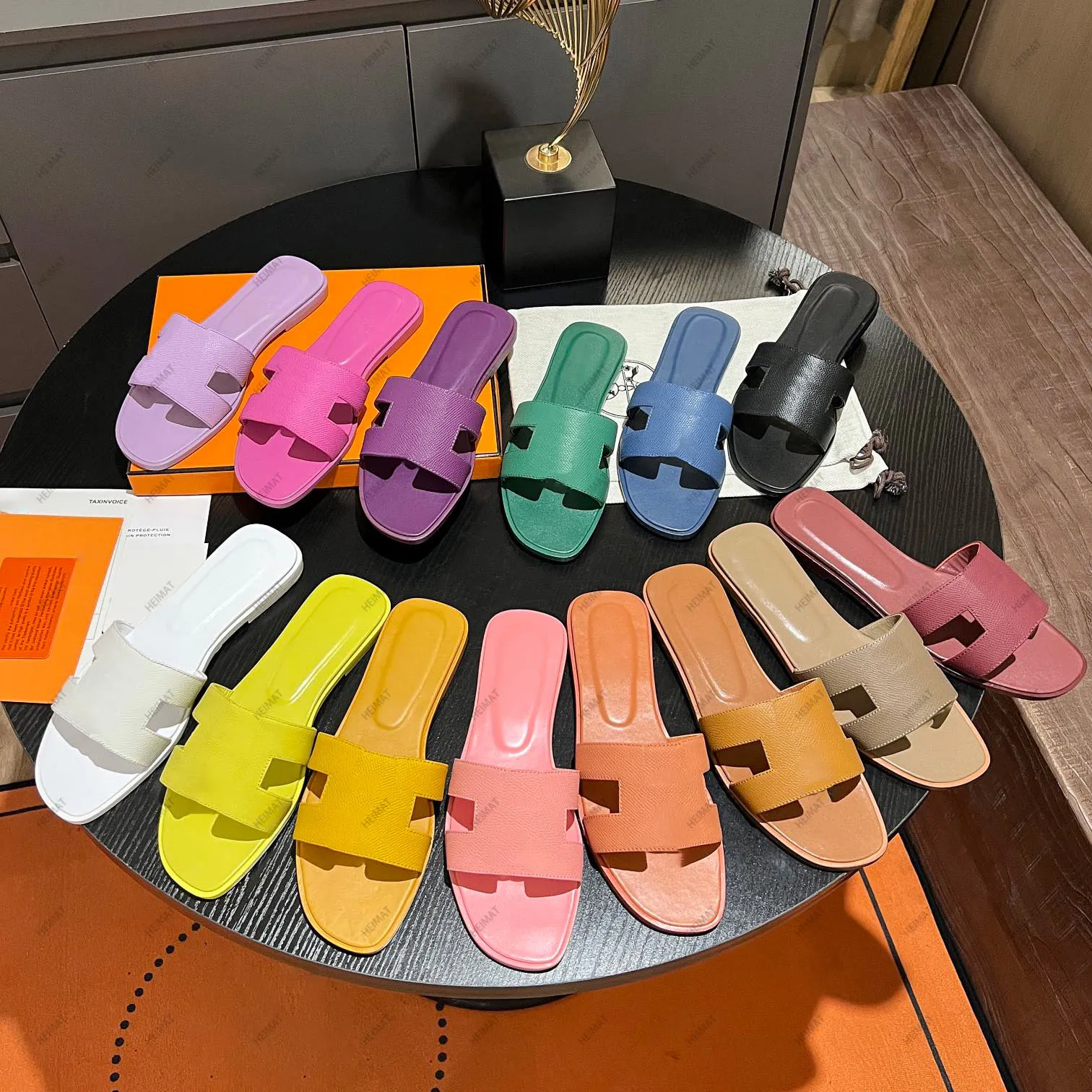 luxury designer leather women Slippers sandals Summer fashion beach slippers flat shoes monogrammed with box dust bag