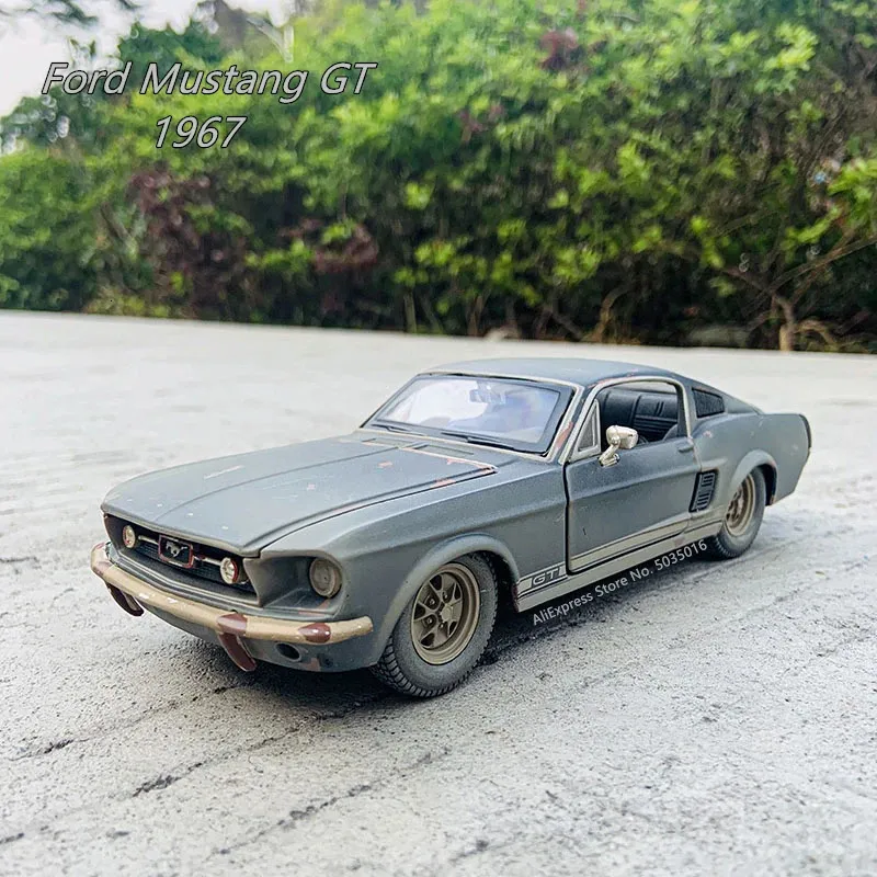 Diecast Model Car Maisto 1 24 Old Old 1967 Ford Mustang GTシミュレーションアロイカーモデルクラフト装飾コレクションおもちゃツールギフト231201