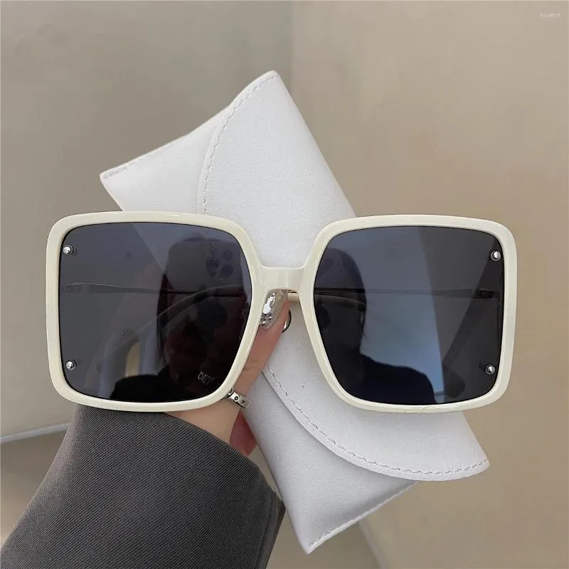 Sunglasses Model Show Women European American Square Shape UV Protection Woman Sun Glasses Stylish Female Eyewear