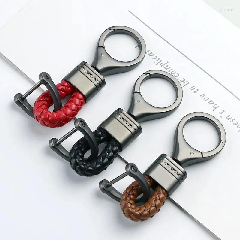 Nyckelringar högklassiga män Kvinnor Key Chains Woven Leather Car Chain 360 graders roterande hästsko spänne för ringhållarväska hänge