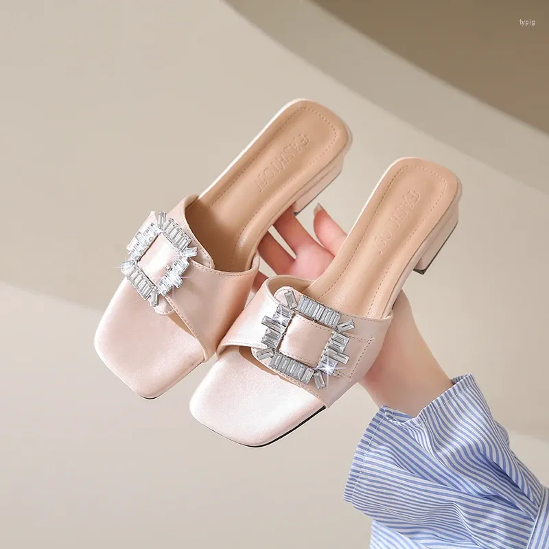Sandaler 2023 Summer Silk Rhinestone Slippers For Women Fashion Comfort Outdoor Casual Korean Slides Chancla Mujer Playa