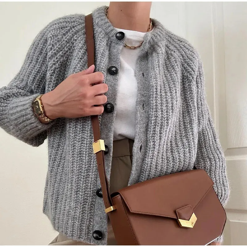 Pulls pour femmes Cardigan en tricot ample décontracté pour femmes Automne Hiver Pull à manches longues à simple boutonnage à col rond_voghion.com