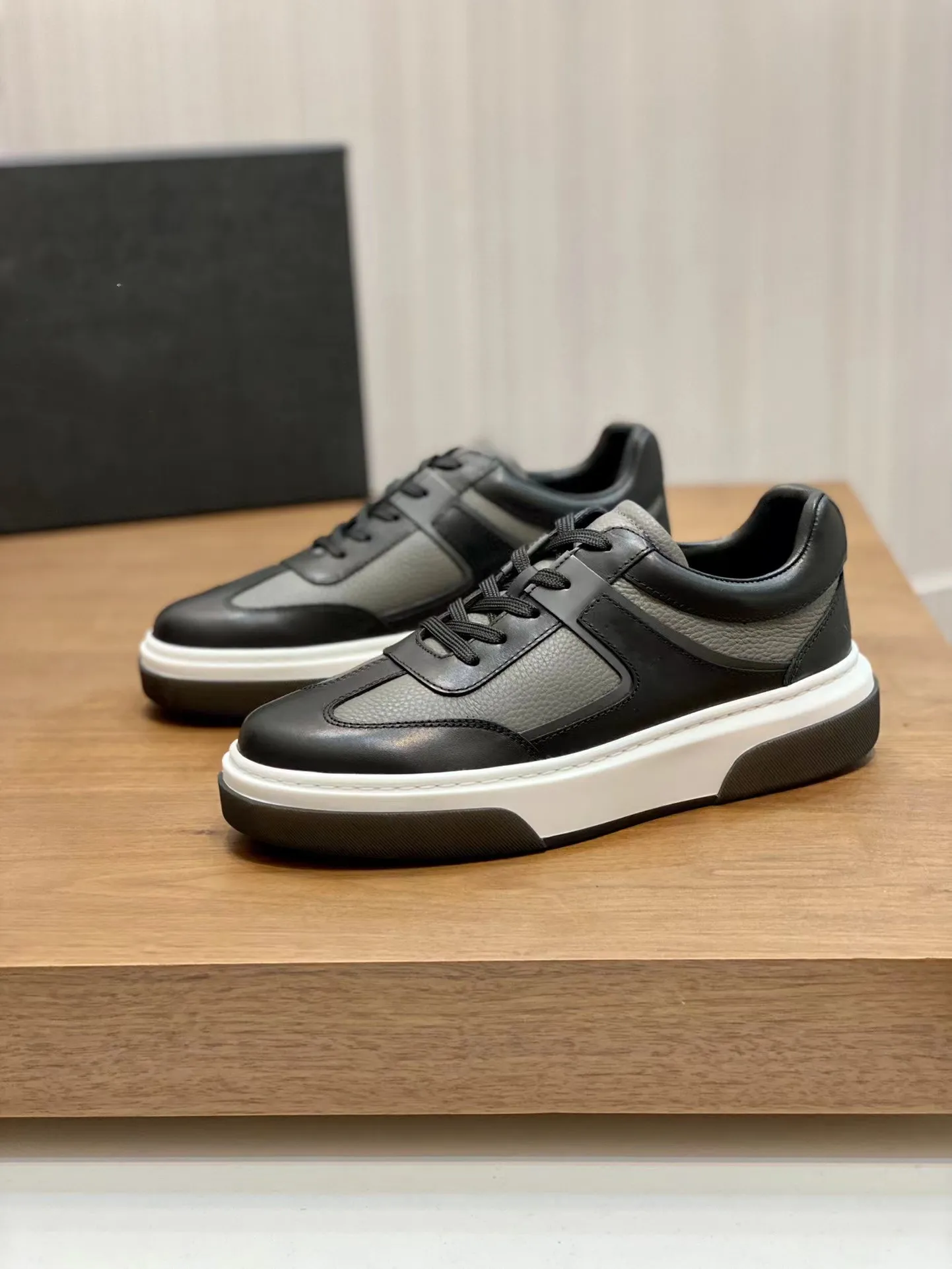 Elegante Marca Sneakers Downtown Sapatos Pedro Low Top Skate Andando Camurça Couro Mens Mulheres Casual Sapato Preto Branco Treinadores Planos Eu38-45