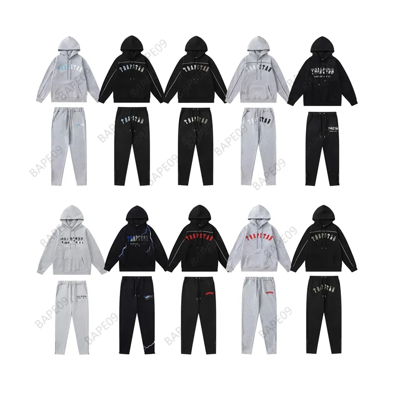 Black Hoodie Trapstar Tracksuit Rainbow Towel Embroidery Decoding Hooded Sportswear Men and Women Sportswear Suit