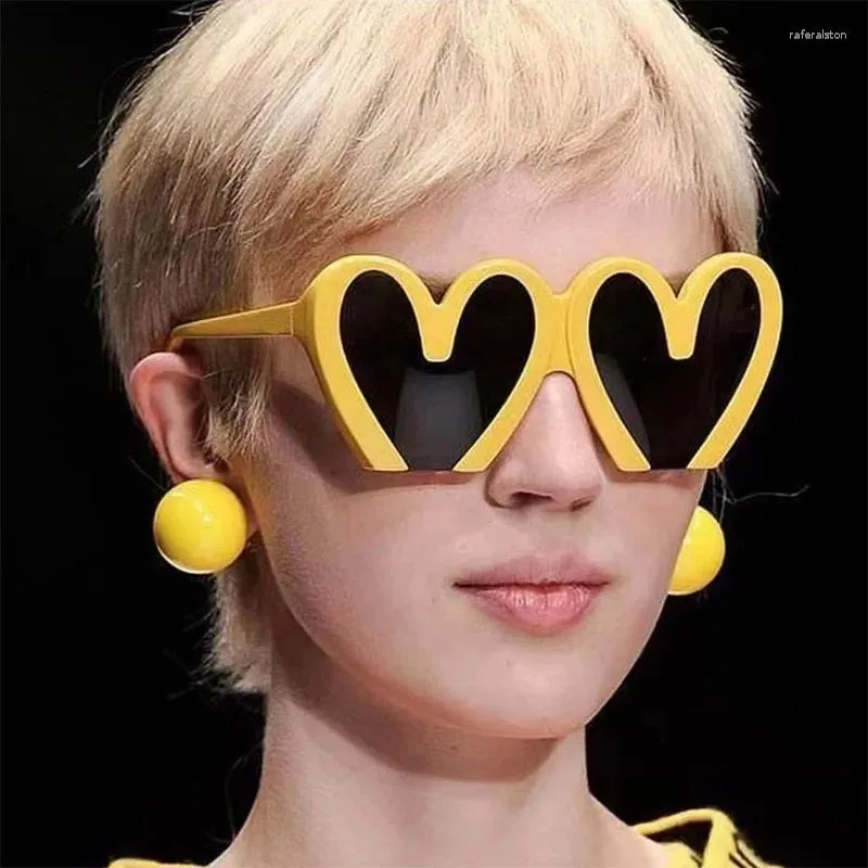 Lunettes de soleil Love Heart pour femmes, marque de mode de styliste, demi-monture, lunettes de soleil pour fête, Hip Hop, lunettes de voyage