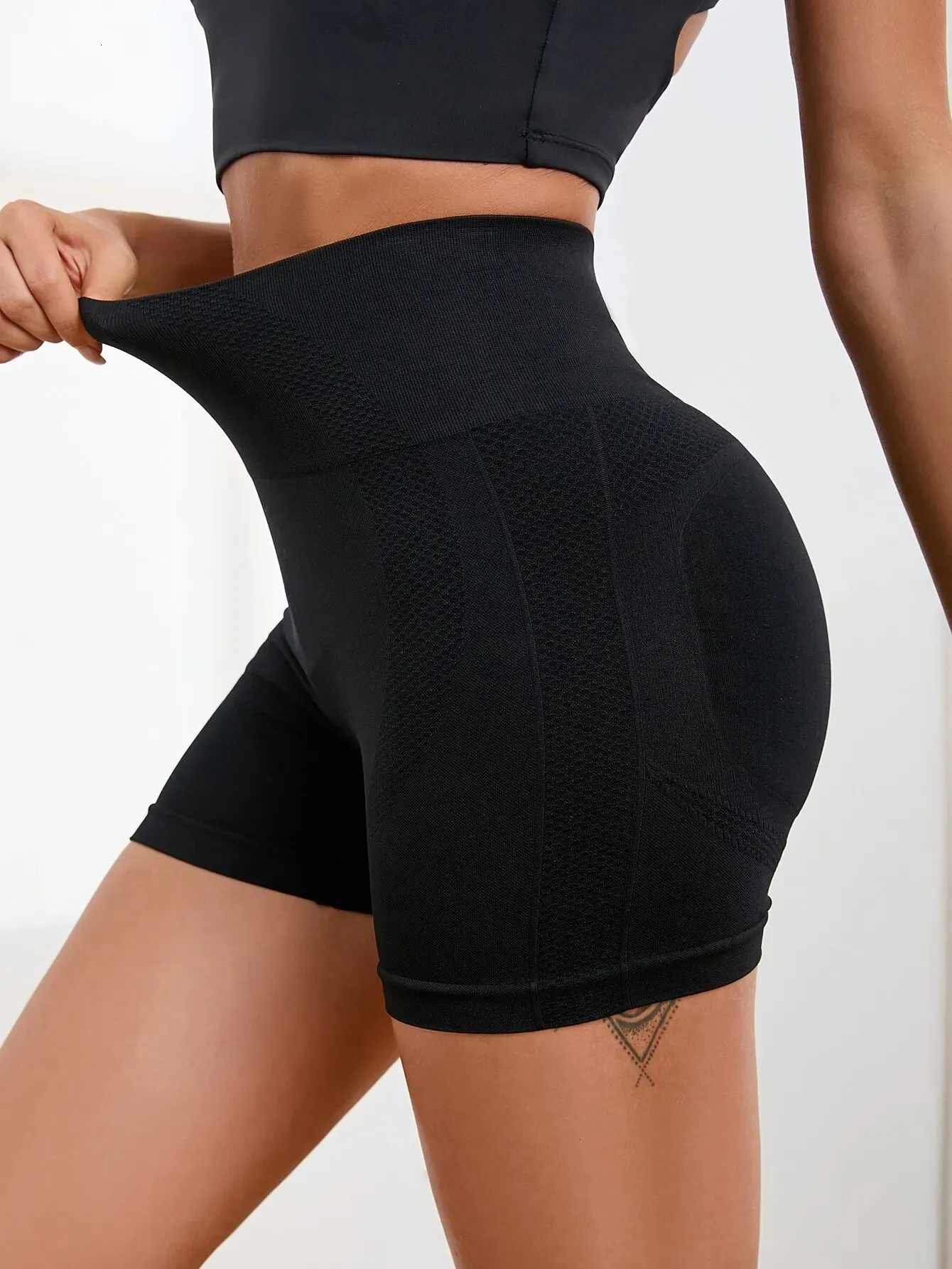 Yoga Outfit Women Yoga Shorts Fitness Seamless Push Up Trainning Qucik Dry Sportwear Shorts Casual Tummy Control Gym Cycling Shorts Female 231202