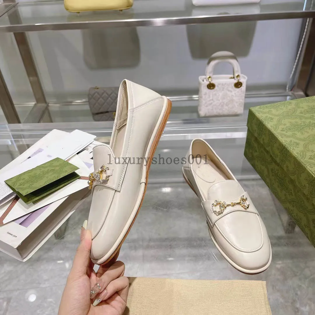 Muiltjes Leren pantoffel fue pantoffels Loafer met ronde neus backless ontwerp gewatteerde hardware 100 leer Dames man muilezel Muilezels luxe Slip