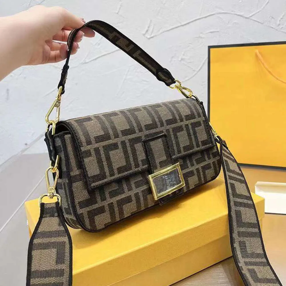Baguette Designer Tote Women Bags Bag Fashion Crossbody Handbags Classic Shoulder Handbag Wallet Emed Flap Famous Purse gold