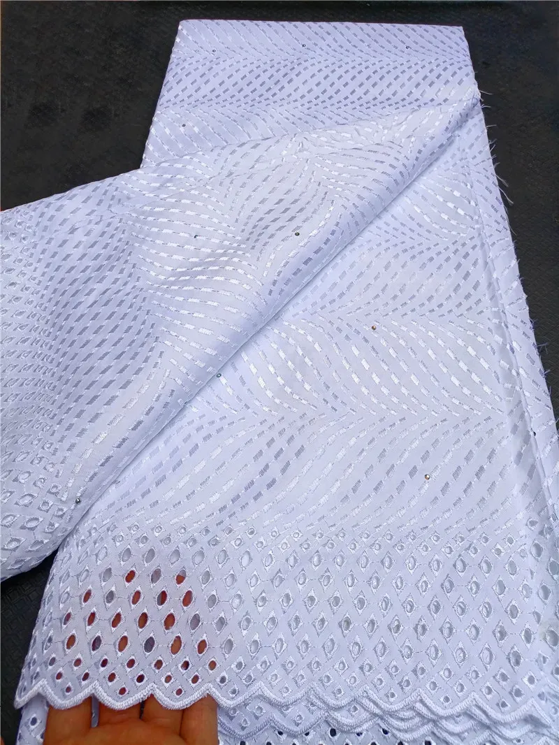 Tissu et couture tissu atiku pour hommes 2023 coton blanc dentelle de voile suisse en suisse tissu dentelle mariage nigérian de haute qualité 5yard 231201