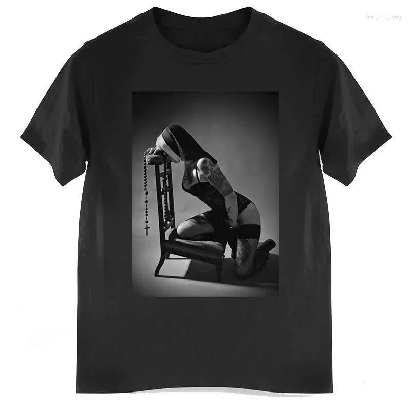 Мужские футболки Футболка Сексуальная монахиня Bad Addiction Курение Крест ожерелье Уличная мода Ретро Нейтральный Графический полиэстер