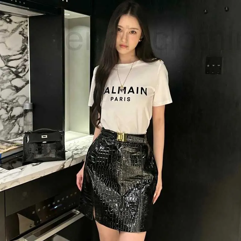 ماركة مصمم التنانير العلامة التجارية 2023 أوائل الخريف/الشتاء مجموعة جديدة للجلد نمط Sheepesk High Weist Short Skirt GBPW