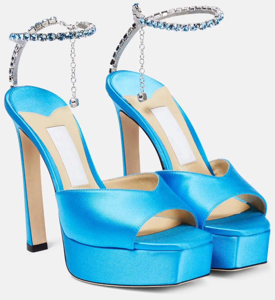 Piattaforma A Catena Di Cristalli Di Lusso Piattaforma Di Tacchi