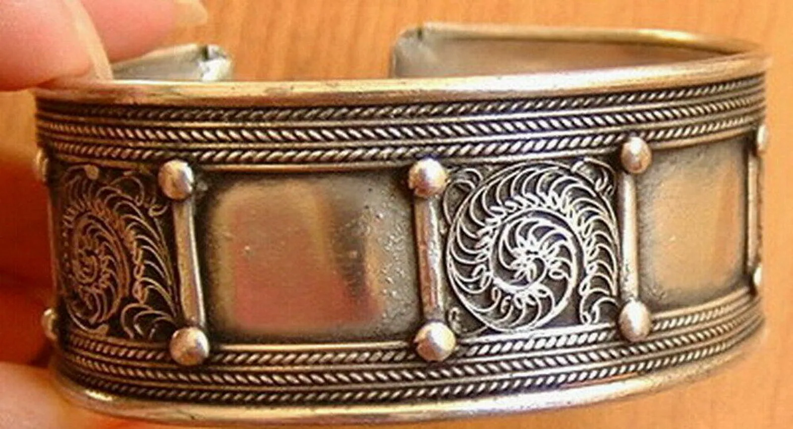 Tibet stil silver filigreed smycken armband manschett