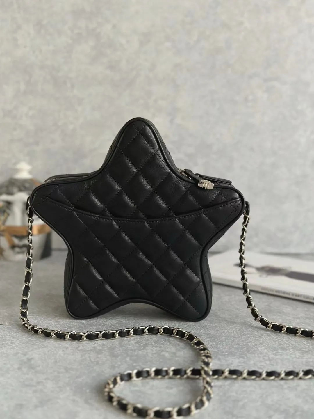 Cross Body bag 24C Early Spring Series Star Chain Crossbody Shoulder Bag Full of Designer Feel Intellectual Elegance High-end Color Matching and Emed Double