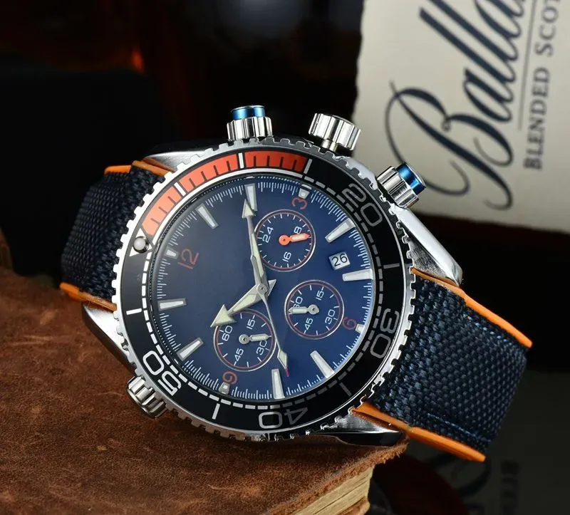 Omeg kol saatleri erkekler için yüksek kalitede erkek takvim kronografı safir tüm kadran iş kuvars izle lüks marka kauçuk kayış deniz Avrupa tasarımcısı saatler