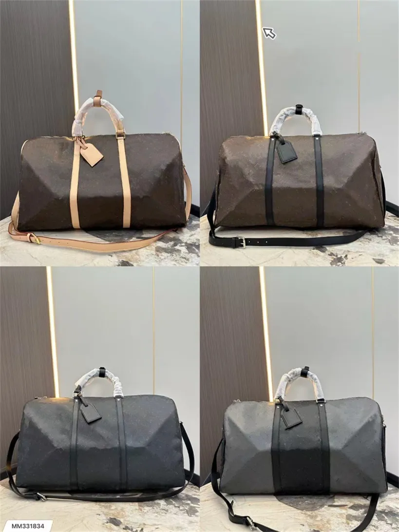 Duffe Bag Designer Duffel Bags Luxury Handväska stor kapacitet 50 55 cm Kvinnor Tote Travel axelväska för herrsport utomhuspaket klassiska duffel totes designer väska
