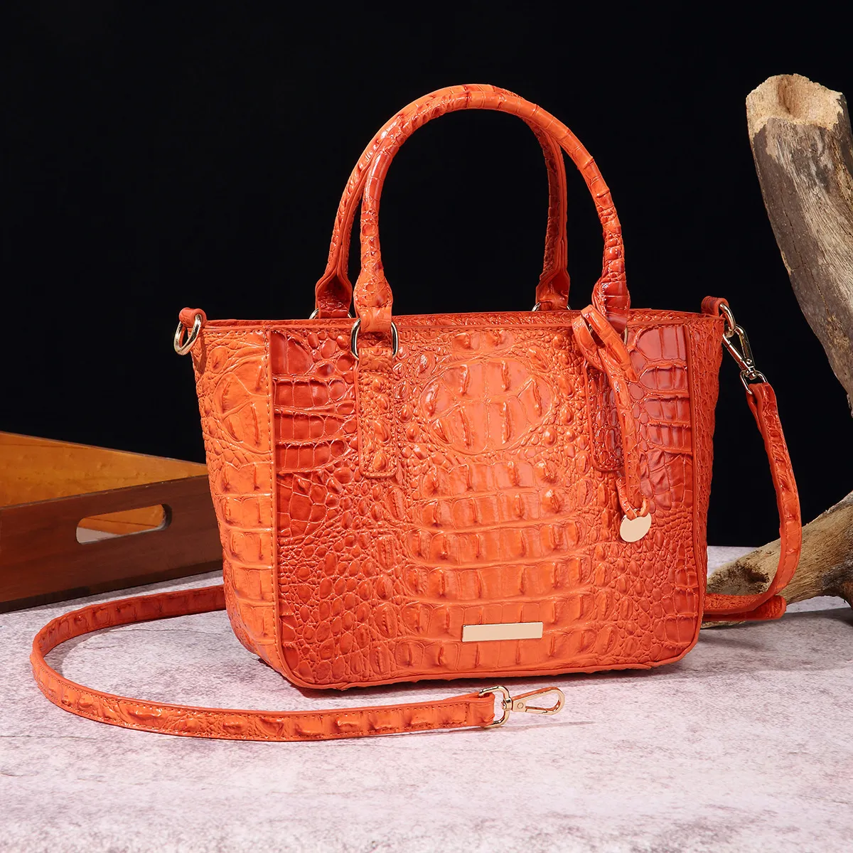 Women's Handbag: Top Branded Ladies Handbags Online - The Economic Times