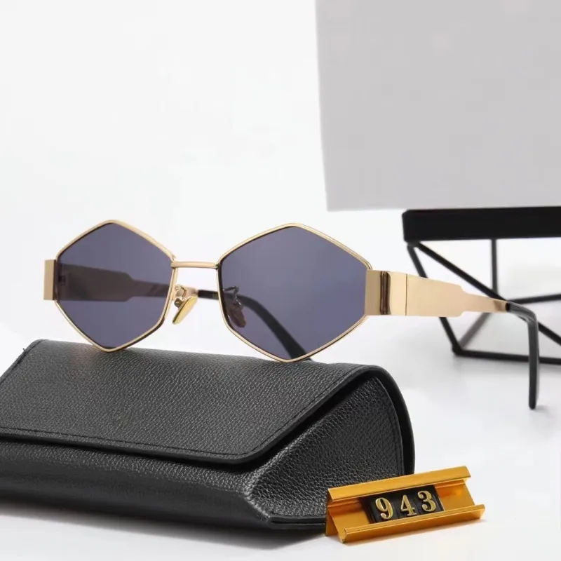 Fashion Luxury designer sunglasses for women men glasses Round Metal Frame 924 With Box Beach Street Photo Small Sunnies