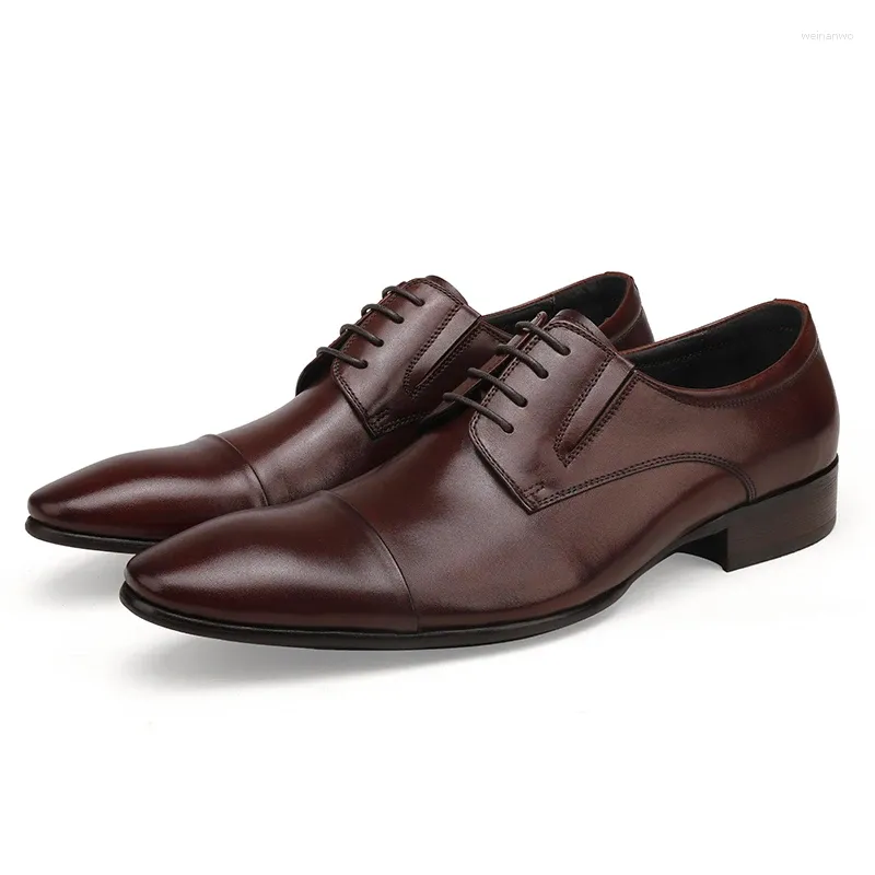 Robe chaussures hommes d'affaires homme dentelle mariage cuir faire des vêtements de cérémonie amour version européenne 2 connecteur