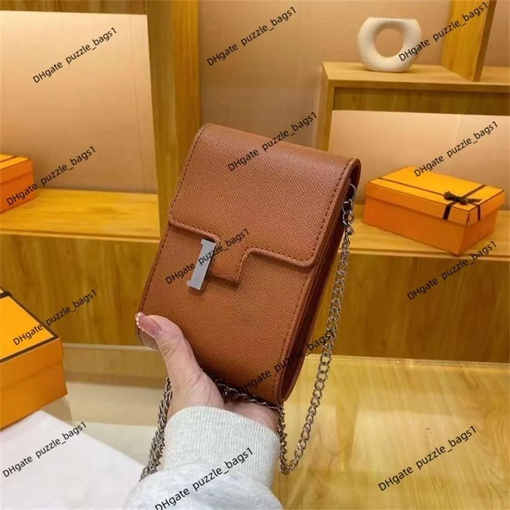 Designer Purse Women's Single Shoulder Crossbody Handbag 90% Factory Hot sales wholesale Fashion design chain phone bag New leather portable small square bag