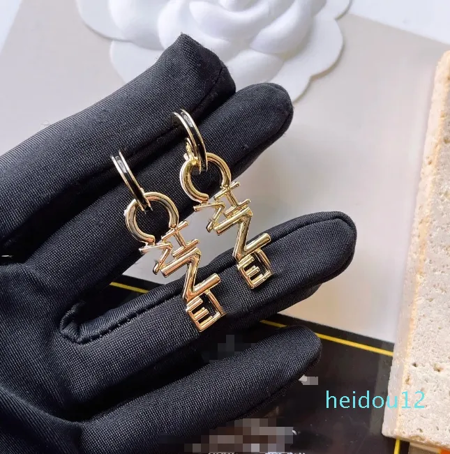 Eenvoudige 18K vergulde ontwerpers Letters Stud Roestvrij staal Geometrisch Beroemde vrouwen Inleg Kristal Strass Oorbel Bruiloft Feestsieraden