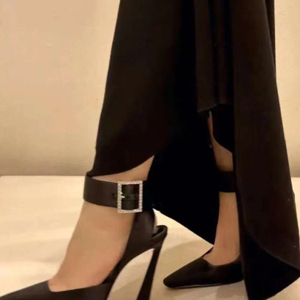 Fibbia di cristallo impreziosita da 110 mm con cinturino alla caviglia Tacchi a spillo Scarpe da sera per donna Sandali con tacco a spillo firmati di alta qualità
