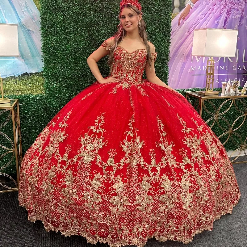 Robe De Quinceanera rouge brillante, en Tulle bouffant, avec des appliques dorées en dentelle, perles, épaules dénudées, douce 16 robes, 15 De