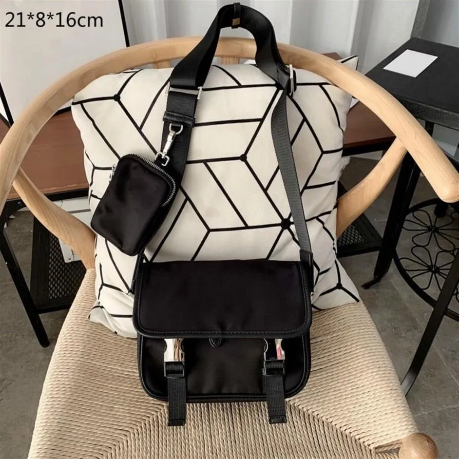 2023 Designers Mens Crossbody Bags Luxury Men BROSCASES Märke Nylon Messenger Envelope Bag Fashion Purses Single Shoulder With TR239U