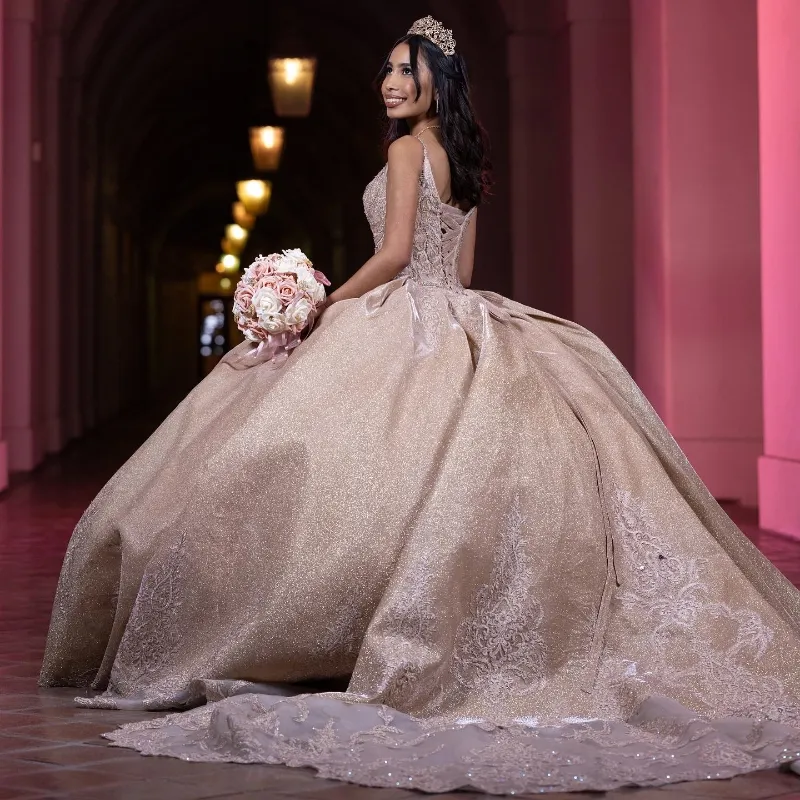 Wunderschönes Champagner-glänzendes Quinceanera-Kleid mit Applikation, Spitze und Perlen, Ballkleid, Prinzessin, Geburtstagsparty, Abendkleid für 15 Jahre