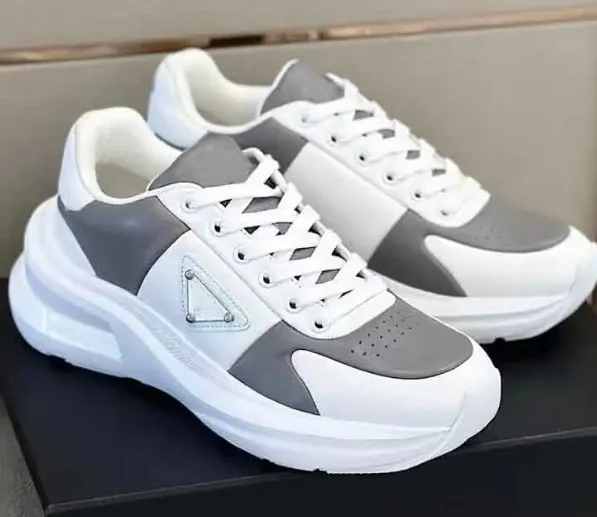 Berömda design prax sneakers skor snörning män kalvskinn läder gummi sula skateboard promenad fest bröllop klänning tyg löpare sport